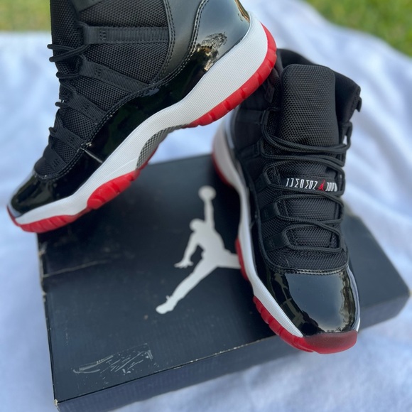 2012 Air Jordan Bred 11 Black and Red Sneakers Brand New with Box - Picture 1 of 13